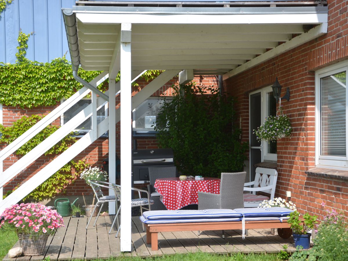 Villa Bootsybunt Terrasse und Garten